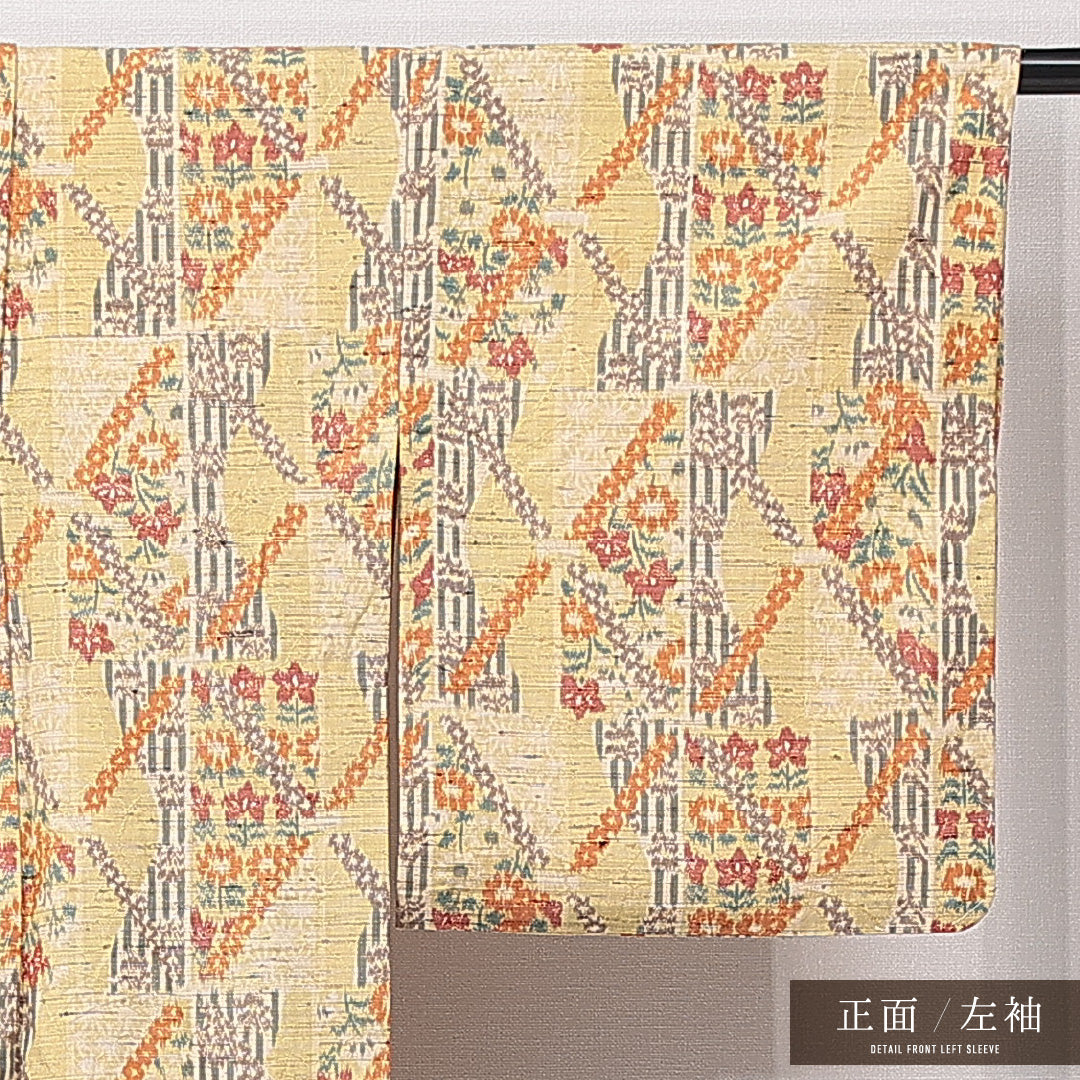 洗える着物 ウールの紬 単衣 身丈149cm 裄丈62cm ウール Aランク カジュアル バチ衿 XSサイズ 肩当て 花柄 クリーム系 RP 1223-15025