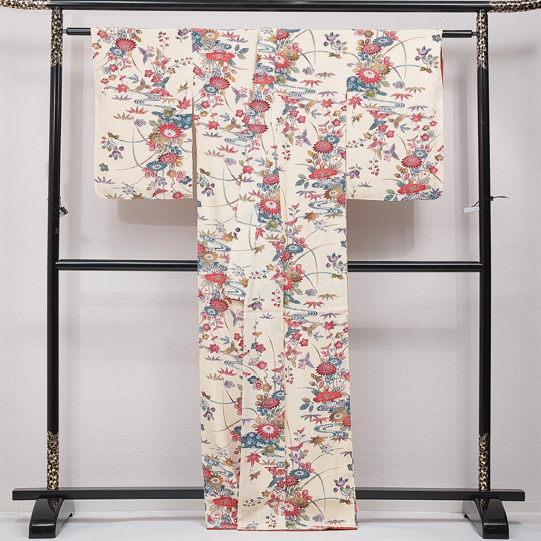 未使用品 小紋 袷 身丈165cm 裄丈64cm 正絹 Nランク インフォーマル バチ衿 XLサイズ 京紅型 流水 四季草花 菊 紅葉 楓 クリーム系 RP 1221-15425