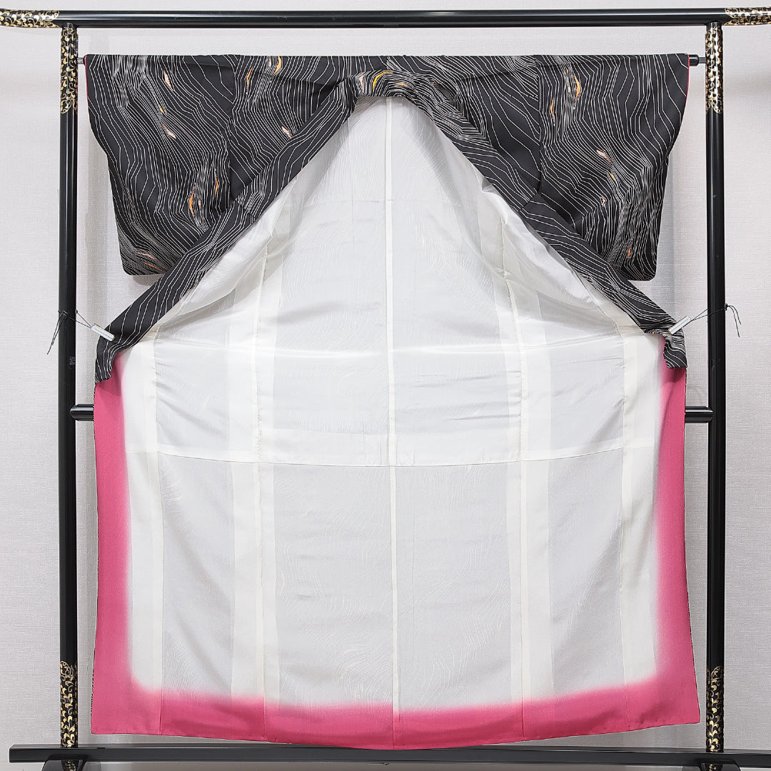 小紋 洗える着物 袷 身丈158cm 裄丈63cm ポリエステル Aランク Mサイズ バチ衿 インフォーマル 創作柄 黒系 1215-15803