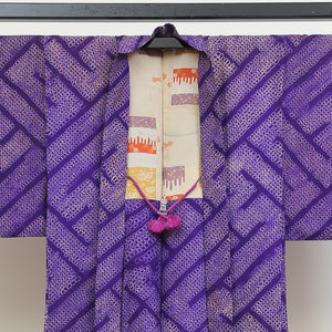 アンティーク 羽織 袷 身丈92cm 裄丈63cm 絞り 正絹 Cランク 紫系 総絞り 紐あり 紗綾型 1217001515820